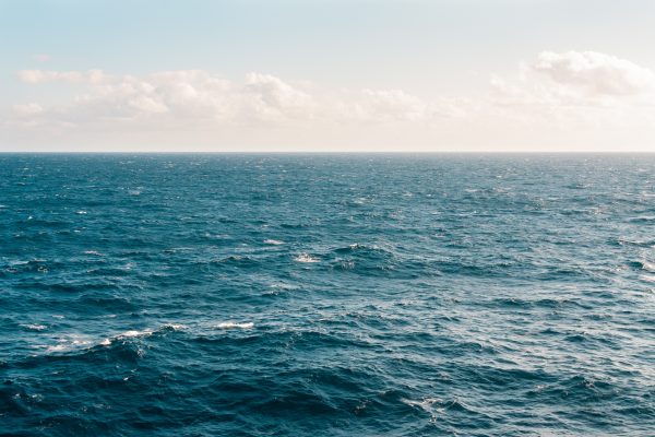 ¿Por qué el mar es azul?