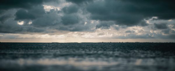 Surf en Tiempo de Lluvia o Tormenta: ¿Es Peligroso?